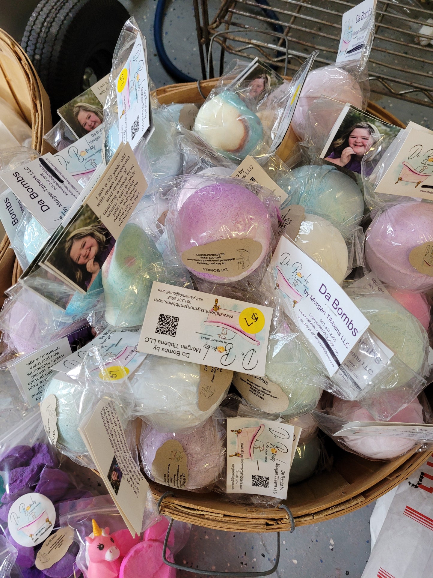 Adult Bath Bombs damaged w/Charms (5)