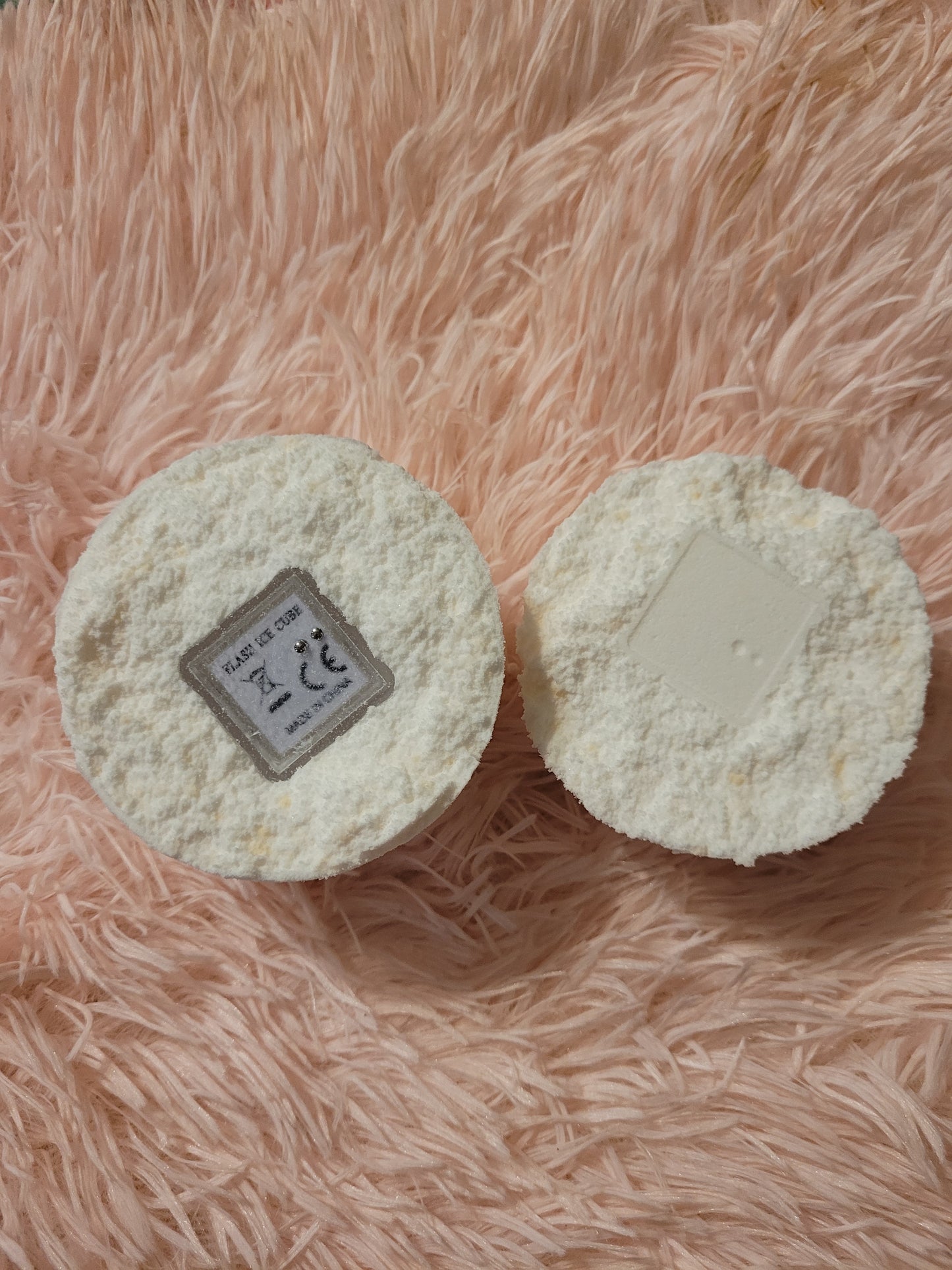 Bath Bomb Cherry w/led light inside